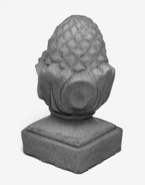 Pineapple Finial Small Yard Art Decor Made of Stone